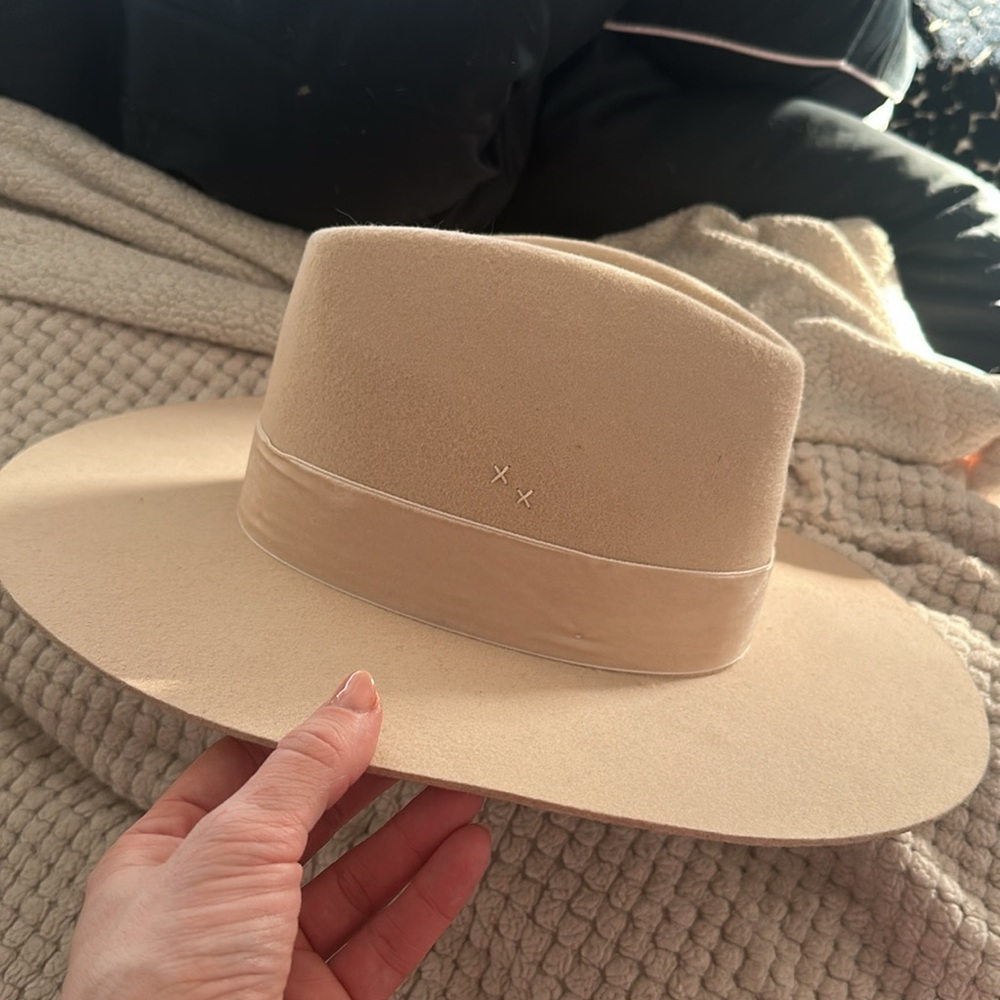 Lack Of Color Benson Tri Beige Tall Triangle Crown Fedora Size Med - wore twice - Picture 4 of 8